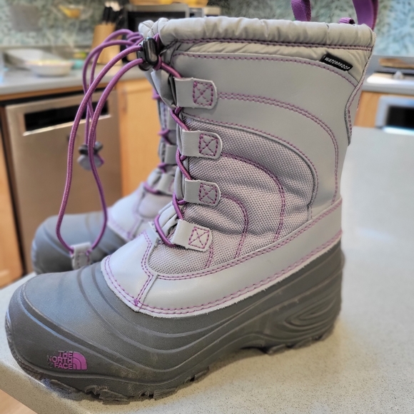 North face alpenglow snow boots size 4 - Picture 3 of 5